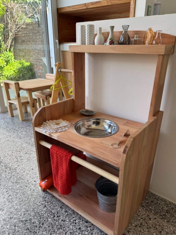 Mueble para arreglar flores